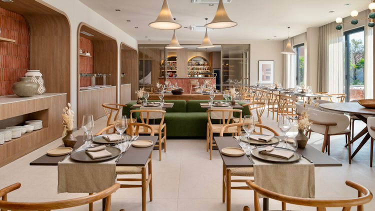 Molum Hotel & Residences dining